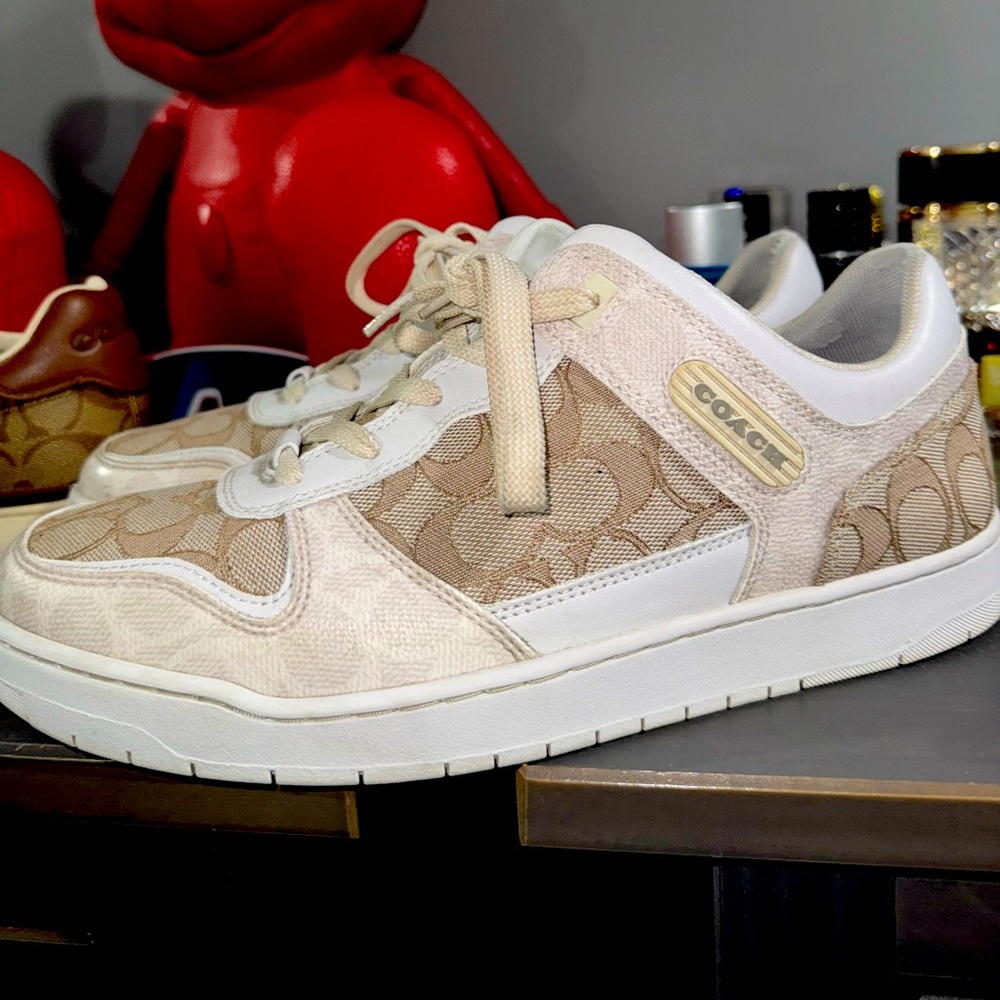 COACH men size 9 US low top retail